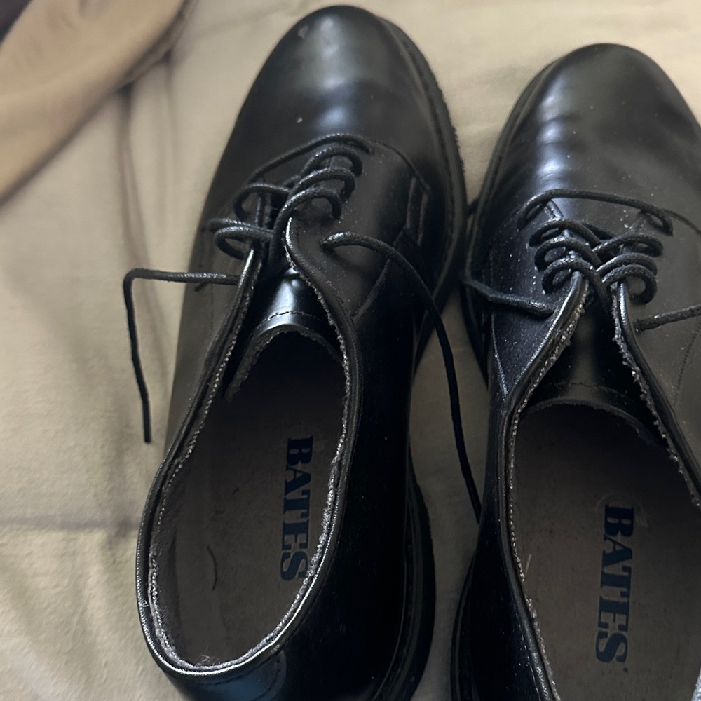 Bates Black Leather Lace-Up Derby Shoes